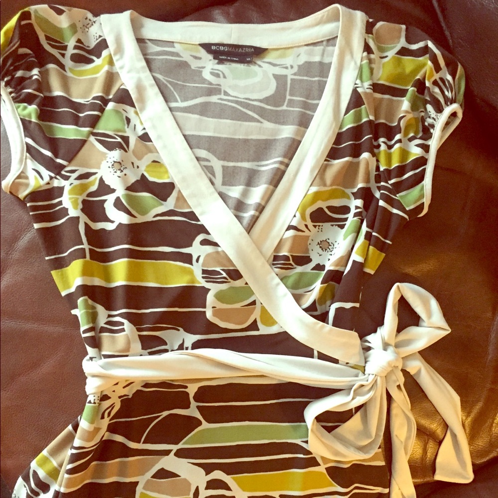 ❌SOLD❌ BCBGMaxAzria Side-Wrap Tie Top